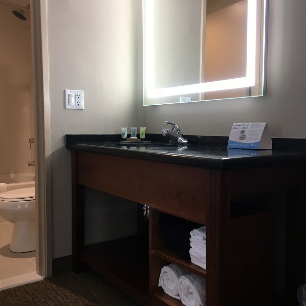 Courtyard Irvine John Wayne Airport/Orange County Hotel Ngoại thất bức ảnh